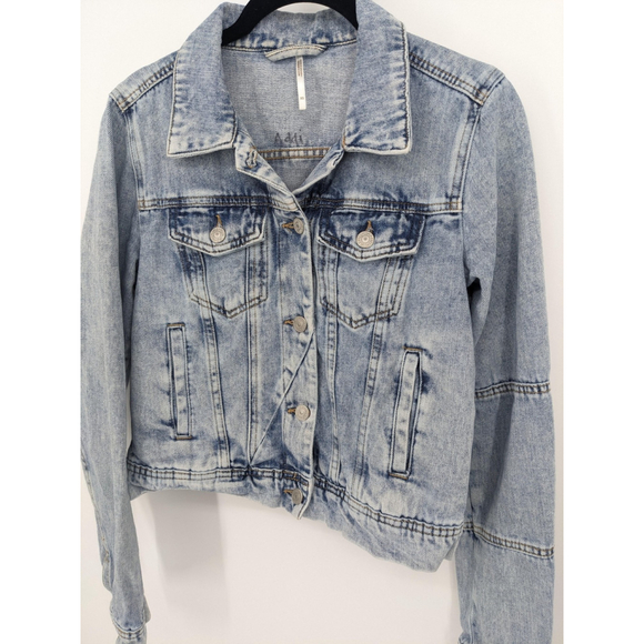 Free People Jacket Womens XS‎ Blue Denim Cropped Distressed Jean Button Up Boho - Picture 2 of 9